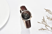 将图片加载到图库查看器，NEW Round Luxury Women Design Watches Quartz Fashion Watch Analog Waterproof Casual Wristwatch For Women
