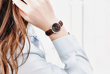 将图片加载到图库查看器，NEW Round Luxury Women Design Watches Quartz Fashion Watch Analog Waterproof Casual Wristwatch For Women
