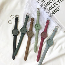将图片加载到图库查看器，Vintage Leather Simple Women Watches Fashion Quartz Watch Wristwatches Retro Casual Watches Brown Leather Classic Analog Quartz Fashion Simple Ladies Quartz Watches
