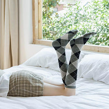 Load image into Gallery viewer, 1 Pair Keep Warm Knee-high Socks for Socks Rhombus Pattern Autumn Winter Cotton College Style Socks Running Climbing Fashion Socks For Men And Women
