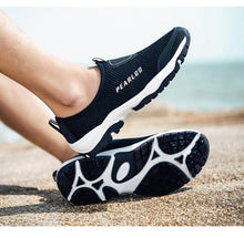 将图片加载到图库查看器，Summer Mesh Beach Men Shoes  Lightweight Breathable Walking Footwear New Slip-On Comfortable Outdoor Walking Footwear Non-Slip Running Climbing Shoes Sneakers Lightweight Breathable Walking Shoes
