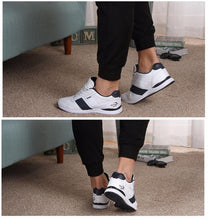 将图片加载到图库查看器，New Stylish Mens Walking Shoes Lace Up Sport Outdoor Jogging Athletic Shoes Comfortable Sneakers Running Lace Up Athletic Sneakers Outdoor Walking Mens Comfortable Fashion Design

