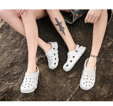 Load image into Gallery viewer, Outdoor Sandals Soft Sole Beach Shoes Mens And Womens The Same Style Suitable For Summer Platform Slippers Men Sports Sandals Men Outdoor Indoor Slippers Lightweight Sandals
