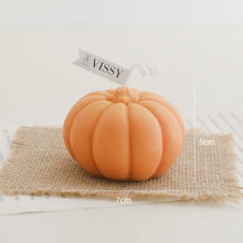 Load image into Gallery viewer, Pumpkin Candle Creative Handmade Aromatherapy Candle Pumpkin Candle Fall Candle Gift Set For Women Aromatherapy Candle Gift For Halloween Decorations Candle Photo Home Restaurant Hotel Decoration
