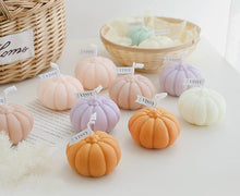 Load image into Gallery viewer, Pumpkin Candle Creative Handmade Aromatherapy Candle Pumpkin Candle Fall Candle Gift Set For Women Aromatherapy Candle Gift For Halloween Decorations Candle Photo Home Restaurant Hotel Decoration
