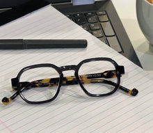 将图片加载到图库查看器，Matthew
