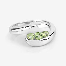 将图片加载到图库查看器，0.56 Carat Genuine Peridot .925 Sterling Silver Ring
