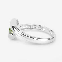将图片加载到图库查看器，0.56 Carat Genuine Peridot .925 Sterling Silver Ring
