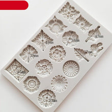 Load image into Gallery viewer, Reusable Retro Silicone Fondant Chocolate Aroma Stone Ornaments Resin Sugarcraft Mold For Pastry Cup Cake Decorating Crystal Stones Silicone Mold For Kitchen
