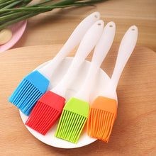将图片加载到图库查看器，Silicone Basting Brush Pastry Barbecue Oil Brushes Baking Bakeware Bread BBQ Brush for Kitchen Cooking Random Color Silicone Oil Brush and Spatula Cake Bake Barbeque Pastry Brushes Heat Resistant BBQ Accessories
