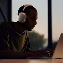 将图片加载到图库查看器，Apple - AirPods Max - Sky Blue - Active Noise Cancelling, Transparency Mode, Spatial Audio, Digital Crown for Volume Control
