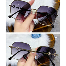 将图片加载到图库查看器，Small Oval Retro Sunglasses for Men and Women Polygon Mirrored Lens Fashionable &amp; Korean Style Women's Sunglasses New Personality &amp; Trending Sunglasses Of Same Style UV Protection Sunglasses
