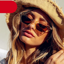 将图片加载到图库查看器，Small Stylish Design Cat Eye Sunglasses For Women New Retro Glasses Design For Women/Men Luxury Eyewear Glasses  Lightweight Frame UV400 Protection Sun Glasses
