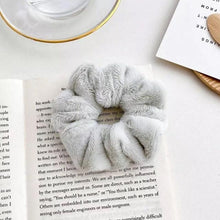 将图片加载到图库查看器，Soft Faux Fur Hair Scrunchies Plush Elastic Hair Bands Women Girls Ponytail Holder Rubber Band Fashion Headwear Ponytail Holder Accessories for Women
