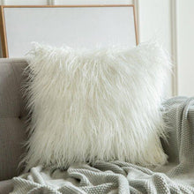Load image into Gallery viewer, Soft Fur Polyester Cotton Pillow Covers Cushion Covers Luxury Soft Decorative Pillow Covers Home Decor Pillow Covers Living Room Bedroom Decorative Pillowcase Shaggy Fluffy Cover 45x45CM
