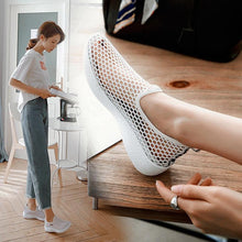 将图片加载到图库查看器，Sport Mesh Breathable Women Shoes Fashion Sports Soft Comfortable Women Shoes Fashion Slip-On Sports Shoes Soft Sole Breathable Comfortable Running Walking Shoes
