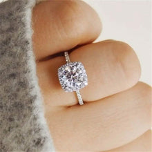 将图片加载到图库查看器，Square Artificial Diamond Ring
