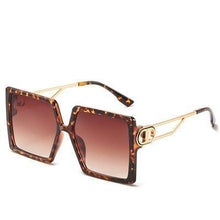 将图片加载到图库查看器，Square Oversized Sunglasses for Women Men Flat Top Fashion Shades Big Frame Sunglasses For Women With Hollow Glasses &amp; New Legs Fashionable Sunglasses For Men &amp; Women
