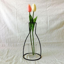 Load image into Gallery viewer, Style Retro Line Flowers Vase Frame Nordic Style Wall Hanging Metal Holder Modern Solid Home Decor Modern Rose Frame Clear Vase Planter Flower Holder Decorations for Wedding Living Room, Office Party
