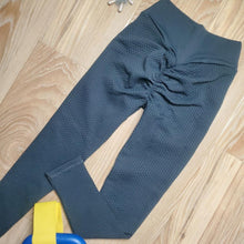 Load image into Gallery viewer, Stylish Leggings For Women Soft High Waist Yoga Pants Seamless Comfortable Leggings Squat Proof High Waist Yoga Pants Fitness Outdoor Outfit Gym Wear Workout Tight Modern Girl Leggings
