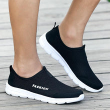 将图片加载到图库查看器，Summer Breathable Comfortable Mesh Running Mens Shoes Trainers Walking Outdoor Sport Men Sneakers Running Shoes Ultra Lightweight Breathable Walking Shoes Non Slip Athletic Fashion Sneakers
