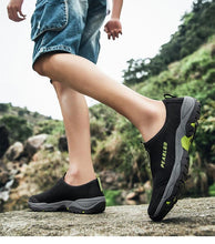 将图片加载到图库查看器，Summer Mesh Beach Men Shoes  Lightweight Breathable Walking Footwear New Slip-On Comfortable Outdoor Walking Footwear Non-Slip Running Climbing Shoes Sneakers Lightweight Breathable Walking Shoes
