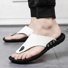 Load image into Gallery viewer, Summer Modern Design Men Flip-Flops For Beach Slippers Classic Brown Sandals Comfortable Casual Beach Outdoor Slippers For Men
