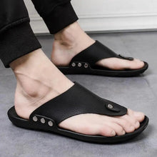 Load image into Gallery viewer, Summer Modern Design Men Flip-Flops For Beach Slippers Classic Brown Sandals Comfortable Casual Beach Outdoor Slippers For Men

