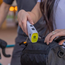 将图片加载到图库查看器，TASER Bolt 2 Energy Weapon
