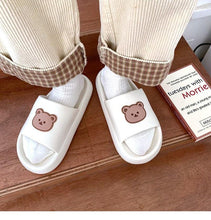 将图片加载到图库查看器，Unisex Summer Slippers Beach Slides Flip Flops Bear Thick Soled Boys Girls Bathroom Shoes Slides Sandals With Thick Sole Non-Slip Beach Pool Slides Open Toe Style Outdoor Slippers For Men And Women
