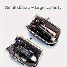 将图片加载到图库查看器，Vintage Chic Leather Clutch Lady Purse

