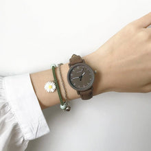 将图片加载到图库查看器，Vintage Leather Simple Women Watches Fashion Quartz Watch Wristwatches Retro Casual Watches Brown Leather Classic Analog Quartz Fashion Simple Ladies Quartz Watches
