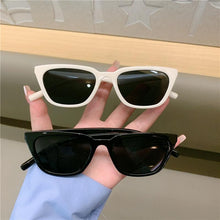 将图片加载到图库查看器，Vintage Narrow Cat Eye Sunglasses Cat's Eye Style Sunglasses For Women New Retro Style &amp; Fashionable &amp; Designer Shades Of Glasses Elegant Sunglasses
