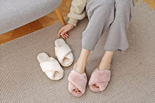 将图片加载到图库查看器，Warm Fluffy Slippers Women Cozy Faux Fur Cross Indoor Floor Slides Flat Soft Furry Flip Flops Fuzzy Slippers Cross Band Fluffy Slippers Faux Fur Slippers Plush House Open Toe Cozy Slippers For Women
