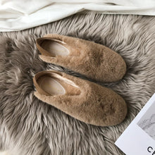 将图片加载到图库查看器，Warm Fur Loafers Women Winter Shoes Indoor Furry Flats Round Toe Fluffy House Warm Wool Slippers Memory Foam Anti-Skid Sole House Shoes Indoor Outdoor Slippers
