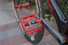 将图片加载到图库查看器，Wide Flat Mountain Road Cycling Bicycle Bike Pedal 3 Sealed Bearings 9/16 in Aluminum With Removable Antiskid Cleats Mountain Bike Pedal Platform Flat Bicycle Pedals Aluminum Alloy Non-Slip Metal Bike Pedals With 3 Bearings For Road

