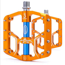 将图片加载到图库查看器，Wide Flat Mountain Road Cycling Bicycle Bike Pedal 3 Sealed Bearings 9/16 in Aluminum With Removable Antiskid Cleats Mountain Bike Pedal Platform Flat Bicycle Pedals Aluminum Alloy Non-Slip Metal Bike Pedals With 3 Bearings For Road
