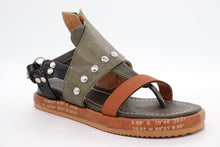将图片加载到图库查看器，Woman Sandals Flat Casual Summer Sandals Women's Fashion Flip Flops Elegant Sandals Artificial Leather Platform Shoes Fashion Slides Ladies Lightweight Athletic Yoga Mat Sandals Slip On Thick Cushion Slippers Sandals
