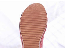 Load image into Gallery viewer, Woman Sandals For Beach Slip On Fashion Sandals Women Thick Bottom Footwear Flat Sandals Soft Leather Vintage Summer Casual Non-Slip Beach Platform Shoes Sandals
