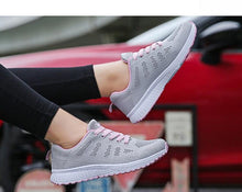 将图片加载到图库查看器，Women Casual Fashion Breathable Walking Mesh Flat Shoes White Sneakers Summer New Fashion Women's Vulcanized Running Sneakers Walking Tennis Shoes

