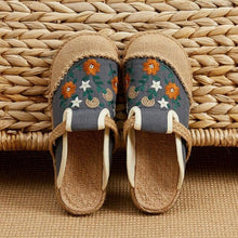 将图片加载到图库查看器，Women Casual Linen Handmade Mules Flat Slippers Retro Vegan Summer Canvas Comfortable Espadrille New Women Shoes Slides Flat Summer Style Handmade Retro Slippers
