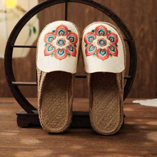 将图片加载到图库查看器，Women Casual Linen Handmade Mules Flat Slippers Retro Vegan Summer Canvas Comfortable Espadrille New Women Shoes Slides Flat Summer Style Handmade Retro Slippers
