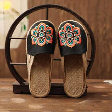 将图片加载到图库查看器，Women Casual Linen Handmade Mules Flat Slippers Retro Vegan Summer Canvas Comfortable Espadrille New Women Shoes Slides Flat Summer Style Handmade Retro Slippers
