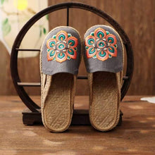 将图片加载到图库查看器，Women Casual Linen Handmade Mules Flat Slippers Retro Vegan Summer Canvas Comfortable Espadrille New Women Shoes Slides Flat Summer Style Handmade Retro Slippers
