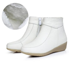 将图片加载到图库查看器，Women Genuine Leather Ankle Boots Warm Fur Waterproof Slip On Super Comfortable Booties Autumn Winter Shoes Keep Warm Anti-Slip Soft Sole Warm Fur Lined Winter Ankle Booties
