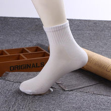 将图片加载到图库查看器，Women Korea Funny Socks Long Socks Black Cool Socks Harajuku GD Hip Hop Cotton Skateboard Socks Men New Trend Daisy Socks Men
