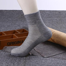 将图片加载到图库查看器，Women Korea Funny Socks Long Socks Black Cool Socks Harajuku GD Hip Hop Cotton Skateboard Socks Men New Trend Daisy Socks Men
