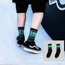 将图片加载到图库查看器，Women Korea Funny Socks Long Socks Black Cool Socks Harajuku GD Hip Hop Cotton Skateboard Socks Men New Trend Daisy Socks Men
