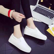 Load image into Gallery viewer, Women Leather Espadrilles Spring Trend Casual Flats Sneakers New Fashion Comfort Slip-on Platform Vulcanized Shoes Women Casual Fashionable Sports Espadrilles
