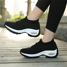 将图片加载到图库查看器，Women's Casual Chunky Sneakers Platform Walking Shoes Fashion Knited Casual Walking Shoes Sock Sneakers Slip On Mesh Air Cushion Comfortable Easy Shoes

